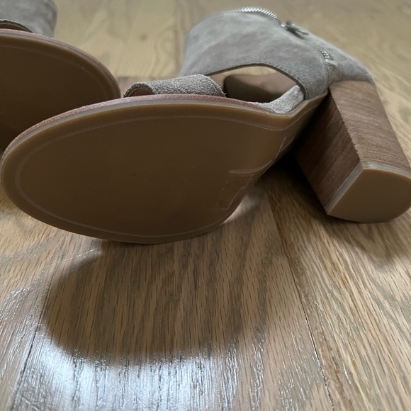 Dolce Vita Side Zipper Bootie - Picture 2 of 4